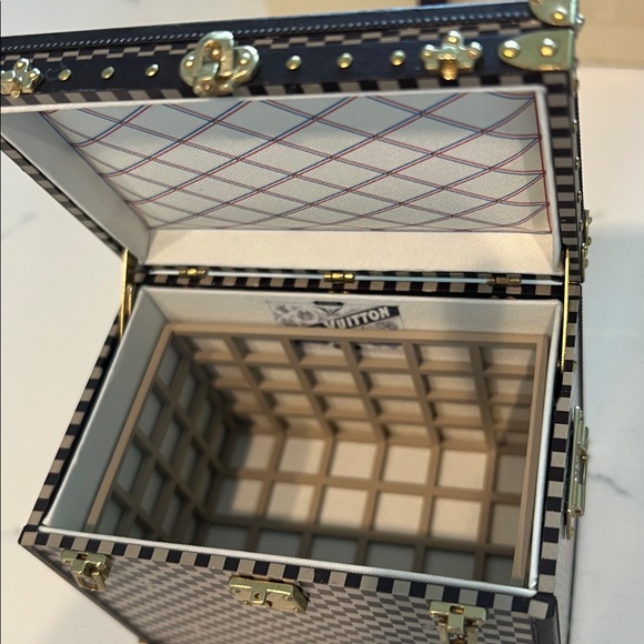 Checkered Mini Trunk with Gold Accents - Picture 5 of 7